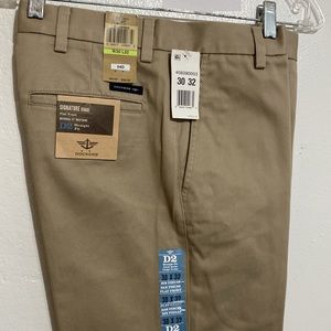 Dockers Signature Khaki Flat Front Straight Fit 40X32 NEW